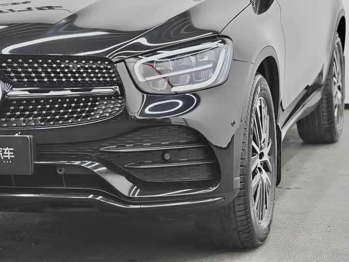 Mercedes-Benz GLC 2023 GLC 260 4 MATIC SUV — фото 2