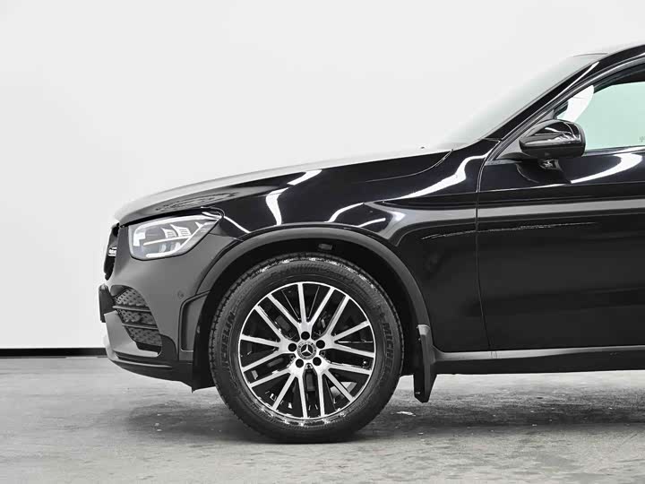 Mercedes-Benz GLC 2023 GLC 260 4 MATIC SUV — фото 16