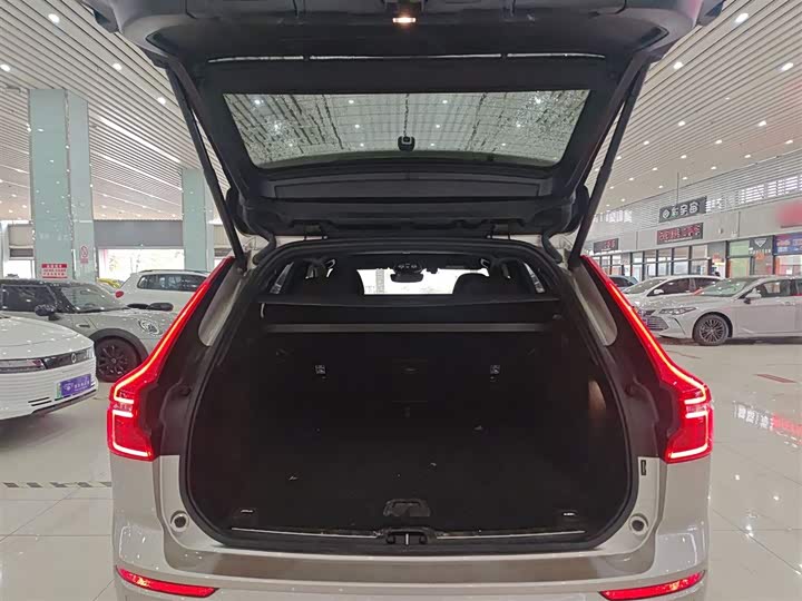 Volvo XC60 2023 B 5 4 WD — фото 19