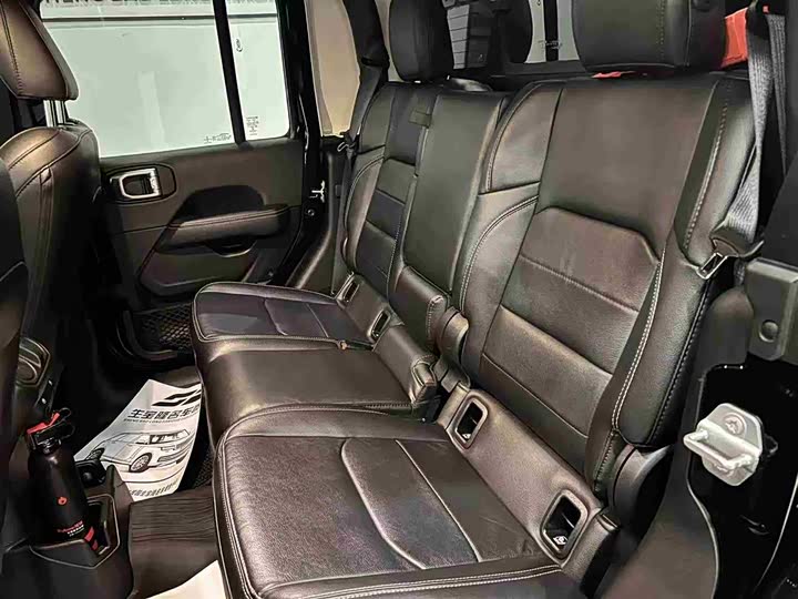 Jeep Gladiator — фото 12