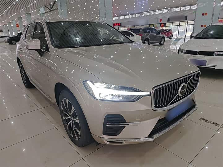 Volvo XC60 2023 B 5 4 WD — фото 4