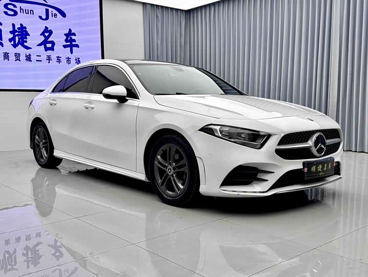 Mercedes-Benz A-Class 2019 A 180 L — фото 5