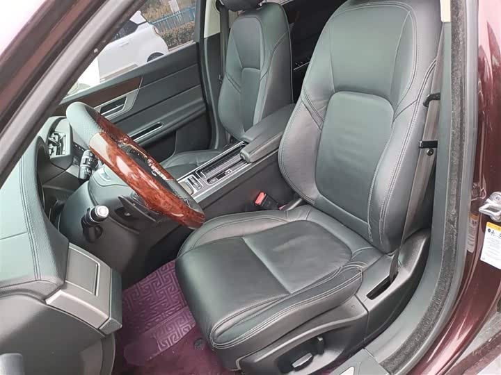 Jaguar XFL 2018 XFL 2.0 T 200 PS — фото 15