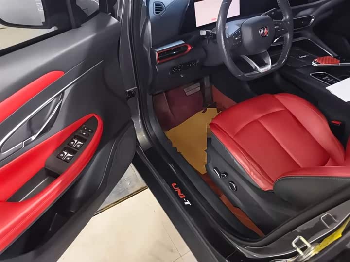 Changan UNI-T 2020 1.5 T Flagship — фото 12