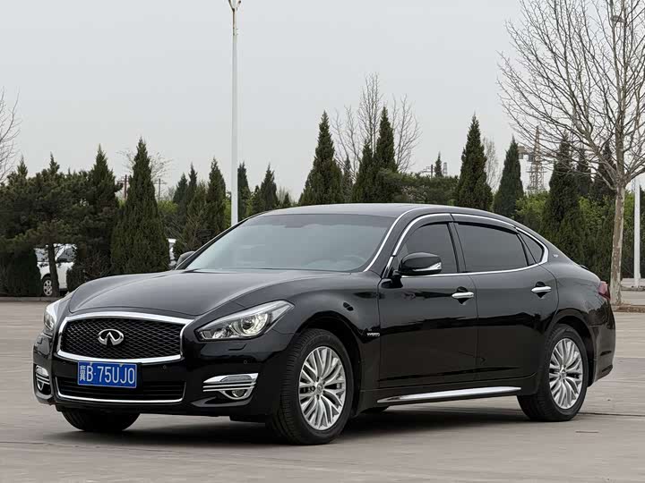 Infiniti Q70 2015 Q 70 L 3.5 L Hybrid — фото 1