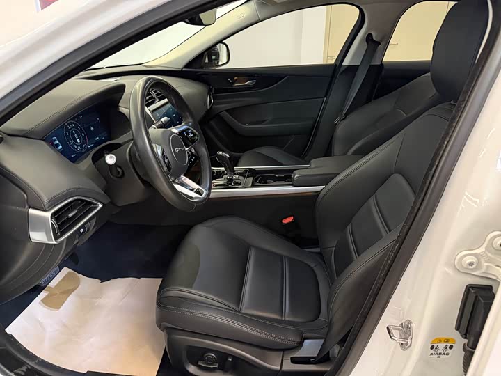 Jaguar XEL 2020 2.0 T 200 PS R-DYNAMIC — фото 4