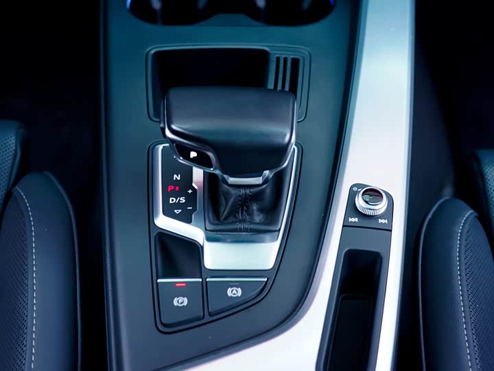 Audi A4L 2022 40 TFSI — фото 12