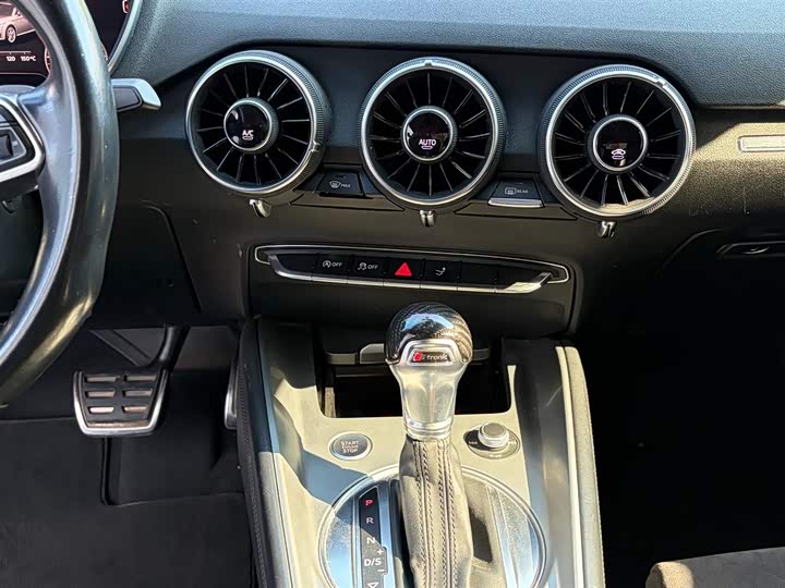 Audi TT 2015 TT Coupe 45 TFSI — фото 17