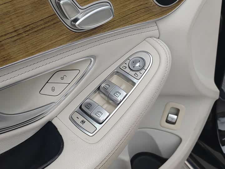 Mercedes-Benz C-Class 2015 C 200 L — фото 19
