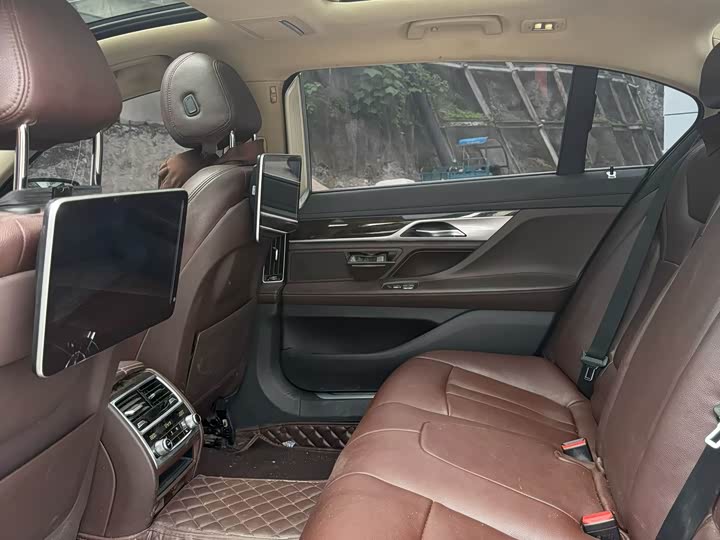 BMW 7-Series 2016 730 Li Leading — фото 5