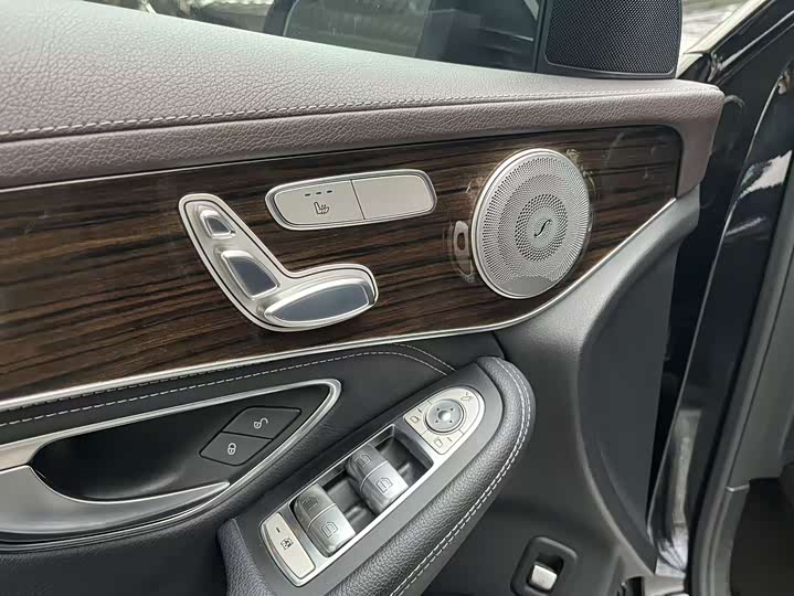 Mercedes-Benz GLC 2017 GLC 260 4 MATIC Luxury — фото 11
