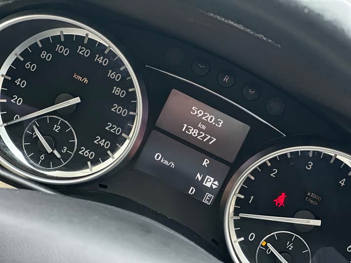 Mercedes-Benz R-Class 2017 R 320 4 MATIC Luxury — фото 13