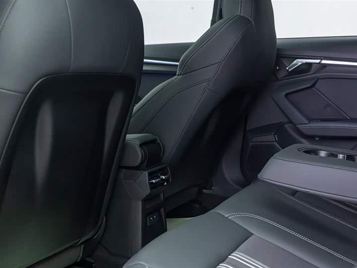 Audi A3 2024 Sportback 35 TFSI Sport — фото 7
