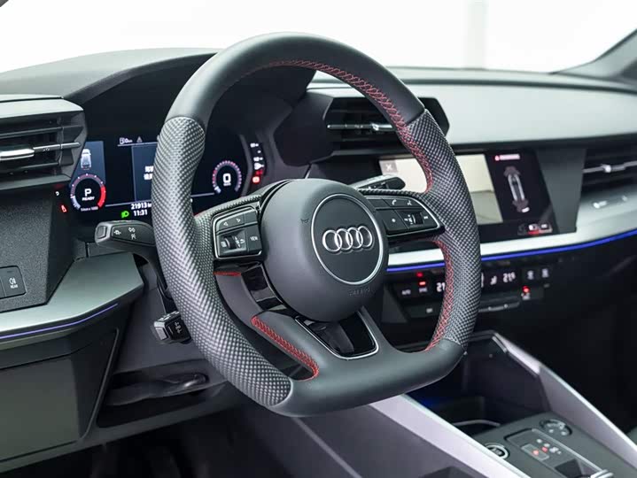 Audi A3 2024 Sportback 35 TFSI Sport — фото 17