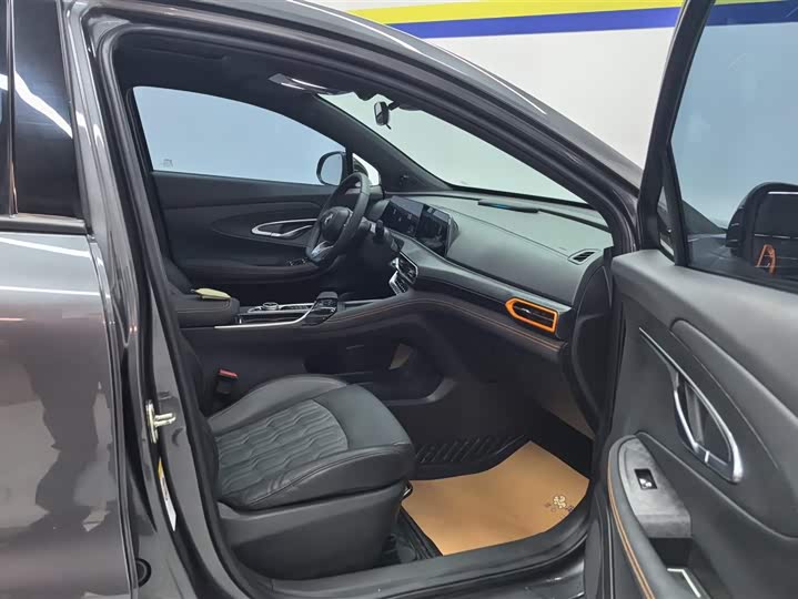 Changan UNI-T 2022 1.5 T Premium — фото 8