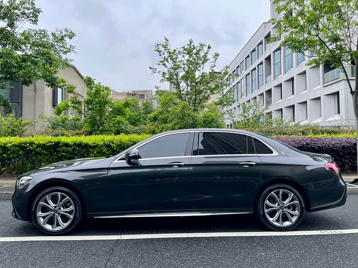 Mercedes-Benz E-Class 2022 E 300 L — фото 4