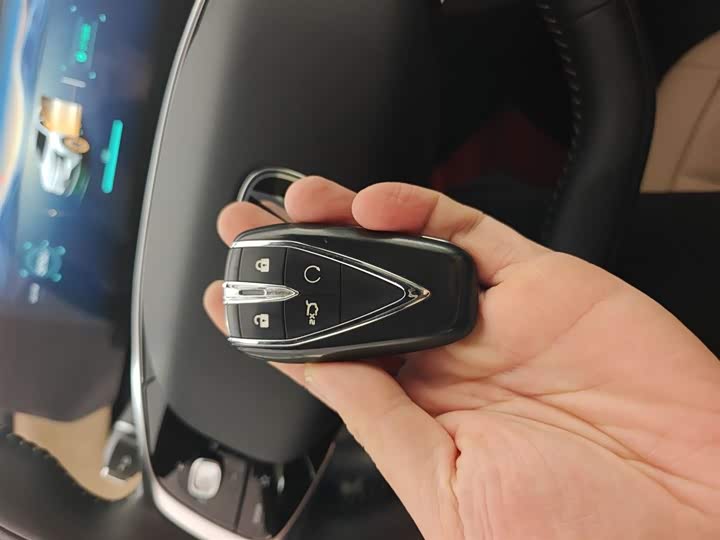Changan CS75 PLUS 2025 1.5 T — фото 17