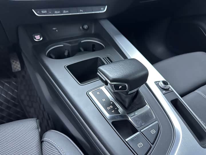 Audi A4L 40 TFSI стиль-динамик — фото 8