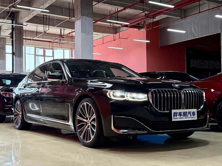 BMW 7 Series 740Li продвинутая люкс-пакет — фото 3