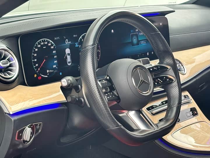 Mercedes-Benz E-Class 2021 E 300 — фото 9