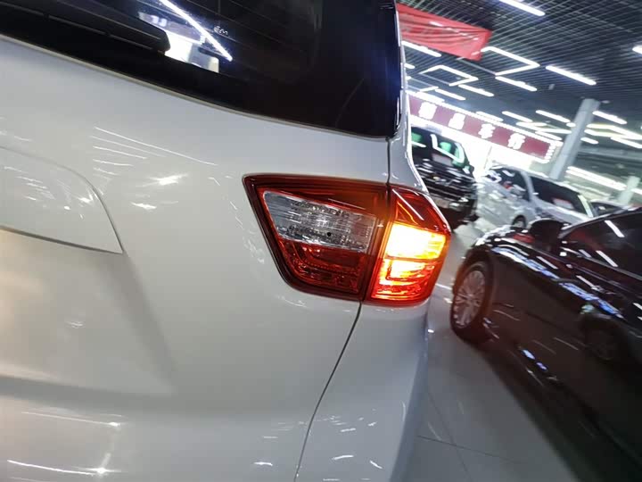 Changan CS15 2016 1.5 L AT — фото 24