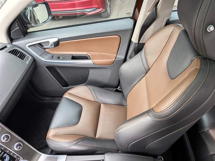 Volvo XC60 2016 T 5 AWD — фото 14