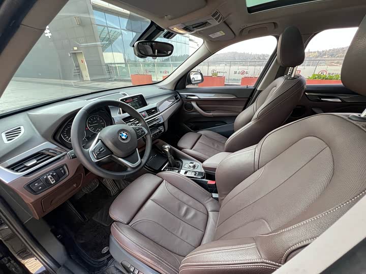 BMW X1 2018 x Drive 20 Li — фото 16
