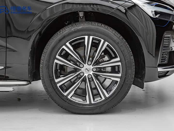 Volvo XC60 2022 B 5 4 WD — фото 11
