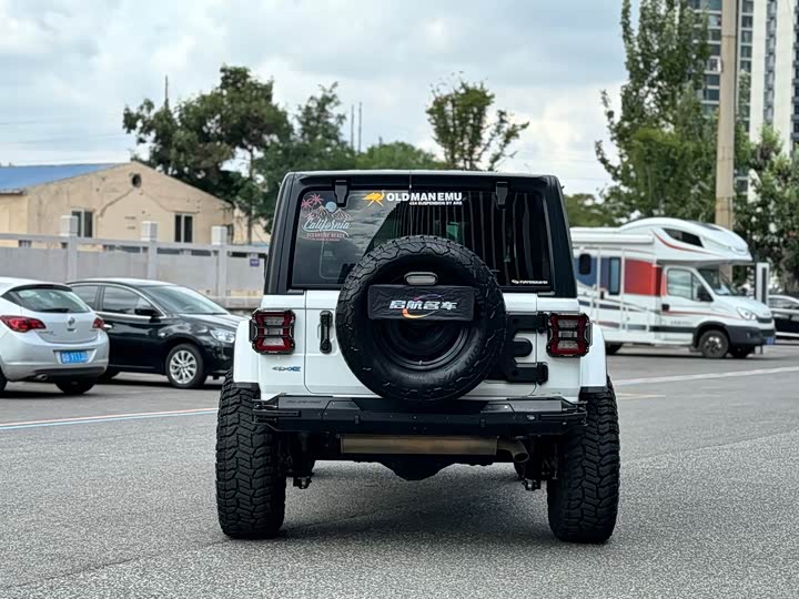 Jeep Wrangler 4xe — фото 10