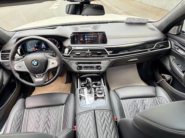 BMW 7-Series 2019 M 760 Li x Drive V 12 — фото 16