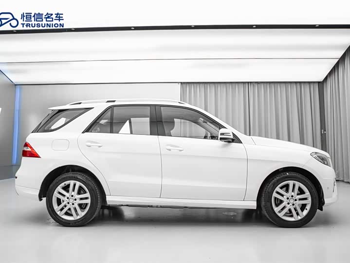 Mercedes-Benz M-Class 2014 ML 320 4 MATIC — фото 4