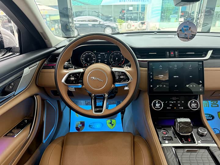 Jaguar XFL 2024 2.0 T P 250 2 WD — фото 4