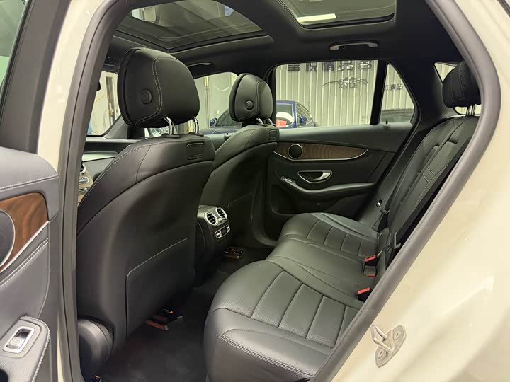 Mercedes-Benz GLC 2016 GLC 300 4 MATIC — фото 22