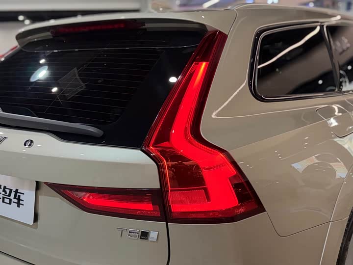 Volvo V90 2019 Cross Country T 5 AWD V — фото 10