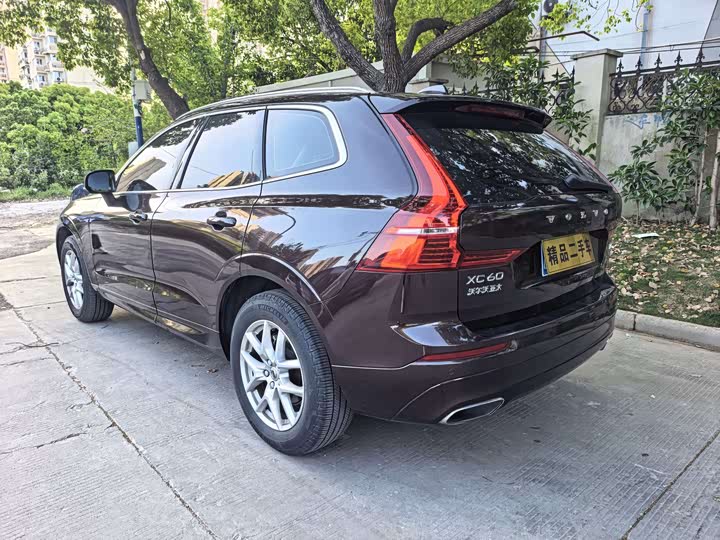 Volvo XC60 2018 T 5 4 WD — фото 7