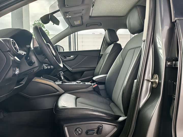 Audi Q2L 2020 35 TFSI — фото 6