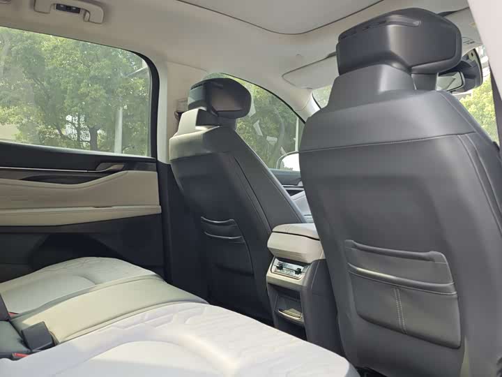 Ford Edge — фото 11