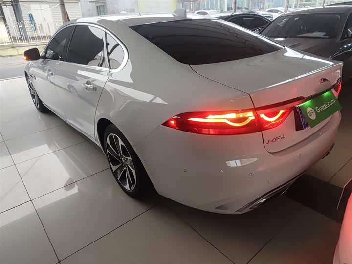 Jaguar XFL 2022 XFL 2.0 T P 200 2 WD — фото 23