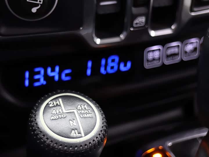 Jeep Wrangler — фото 14