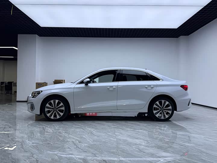 Audi A3 2021 A 3 L Limousine 35 TFSI — фото 8