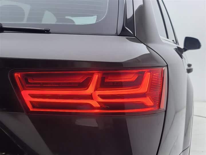Audi Q7 2018 40 TFSI Comfort — фото 18