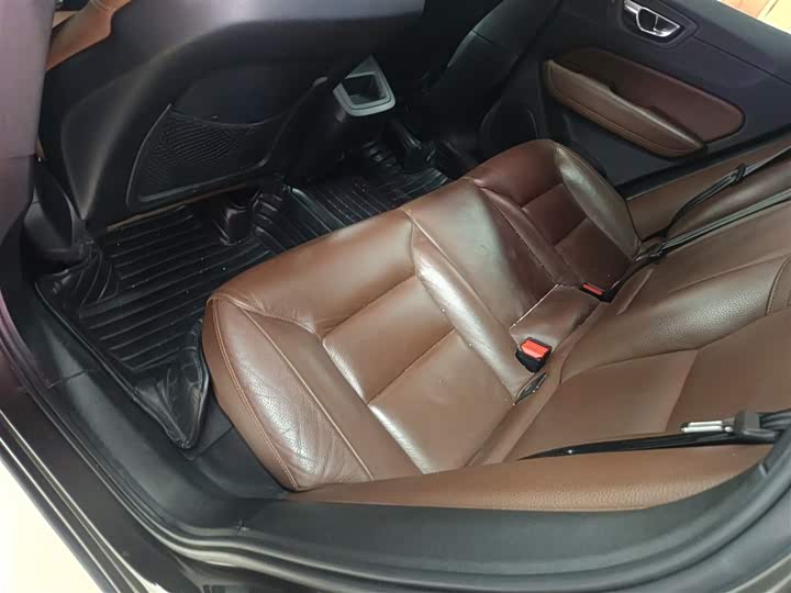 Volvo XC60 2019 T 5 4 WD VI — фото 13