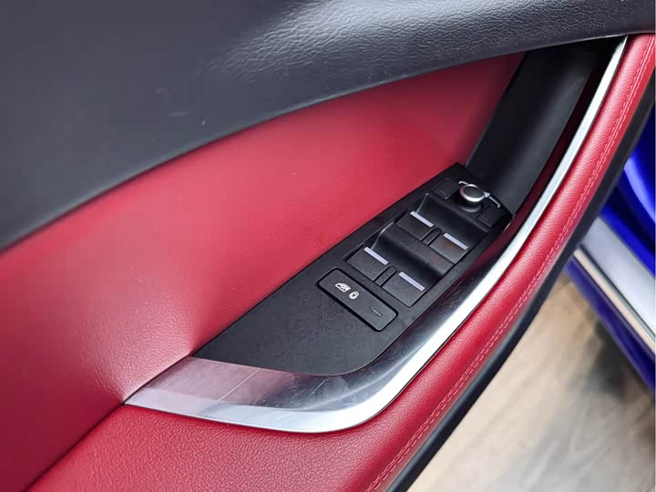 Jaguar XEL 2020 2.0 T 200 PS R-DYNAMIC S — фото 11