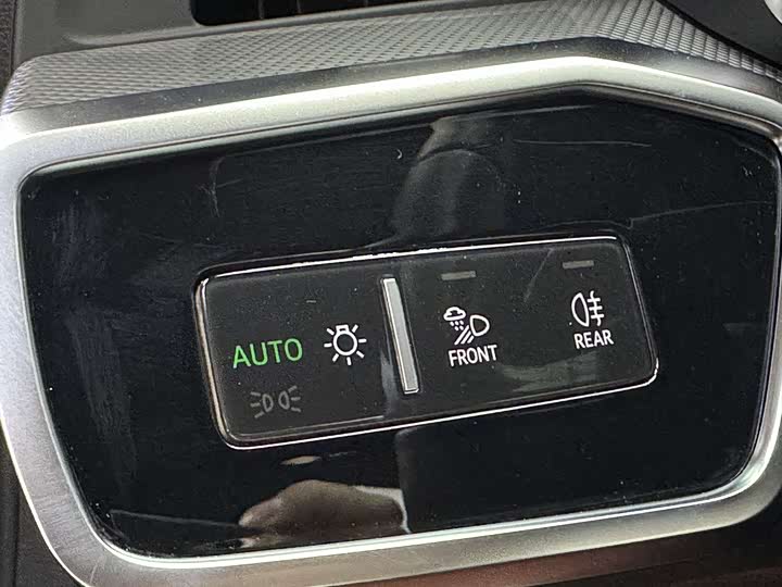Audi A6L 2023 40 TFSI — фото 21