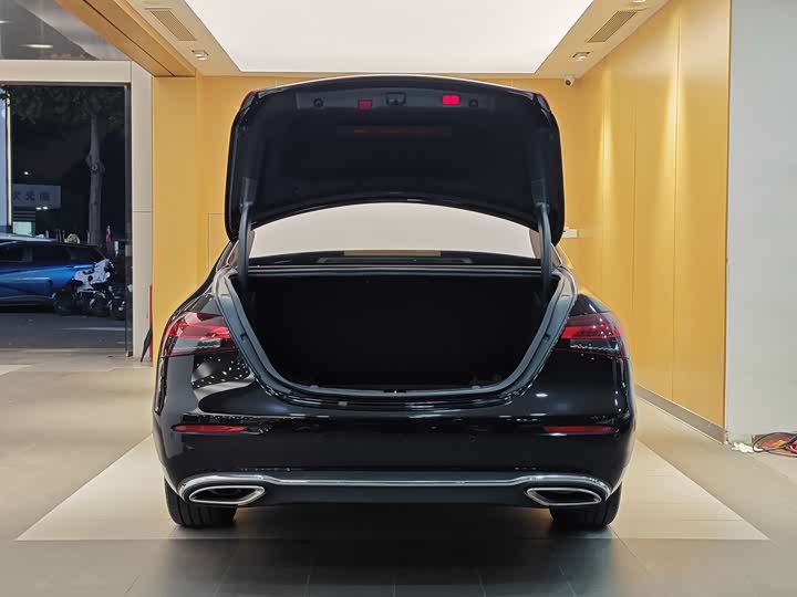 Mercedes-Benz E-Class 2021 E 300 L — фото 28