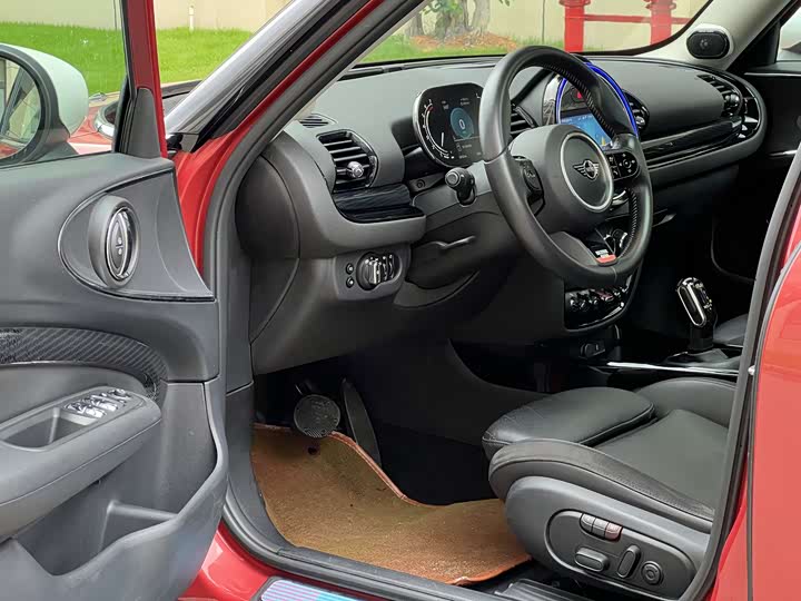MINI Clubman — фото 4