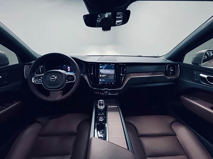 Volvo XC60 2022 B 5 4 WD — фото 11