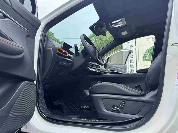 Changan UNI-T 2022 1.5 T Premium — фото 13