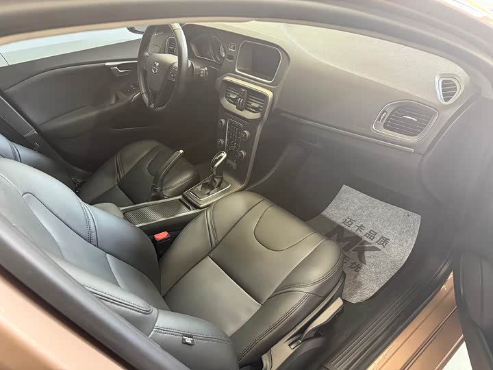 Volvo V40 2016 T 3 — фото 11