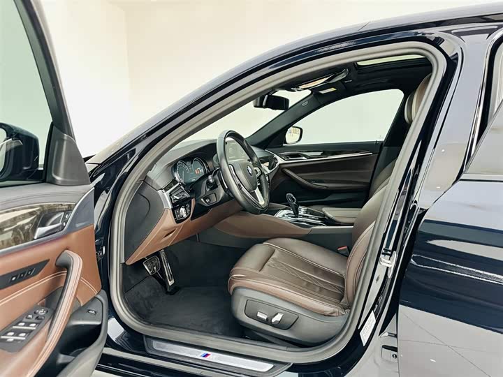 BMW 5-Series 2018 530 Li Leading M — фото 13